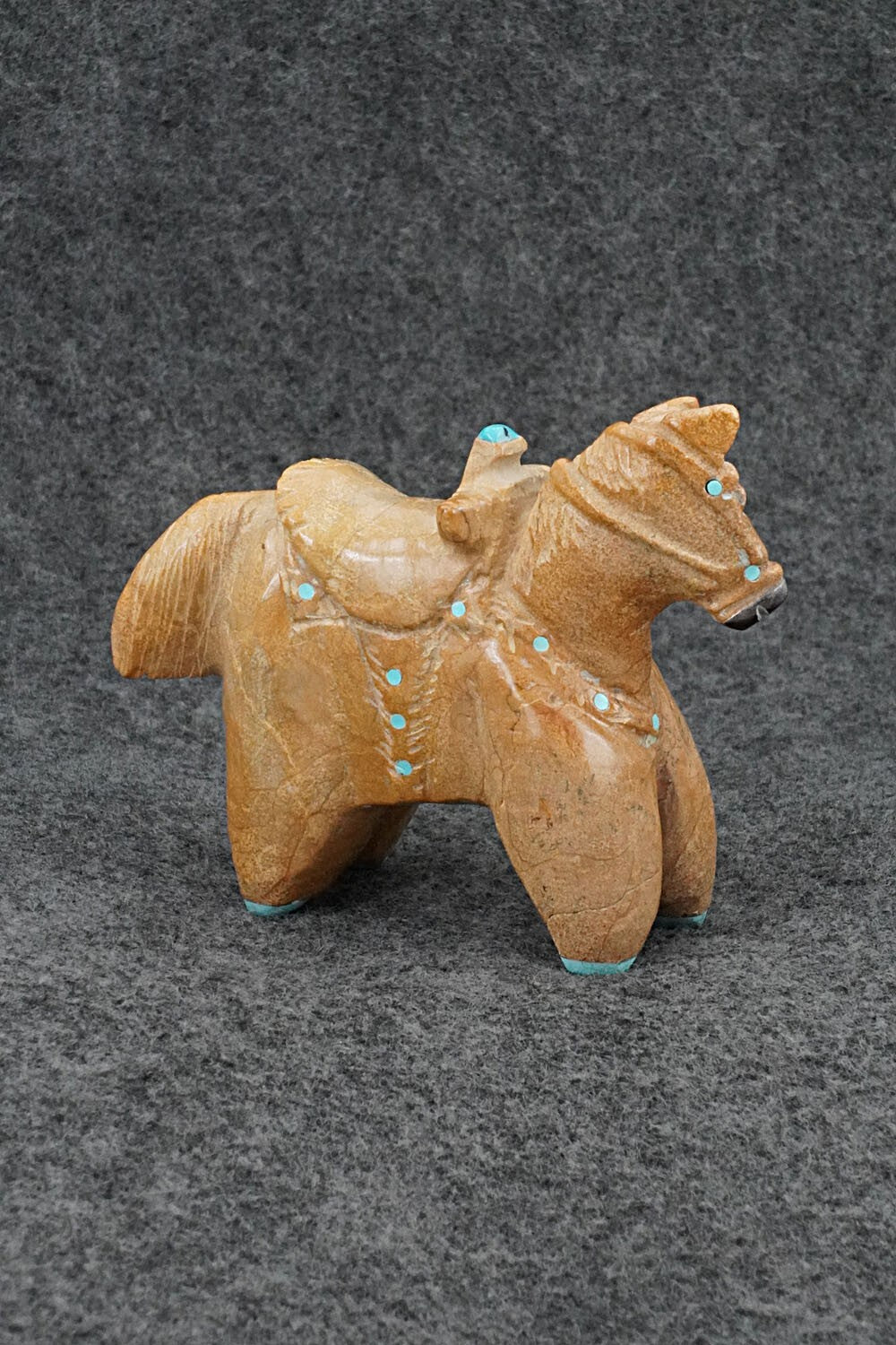 Horse Zuni Fetish Carving - Freddie Leekya