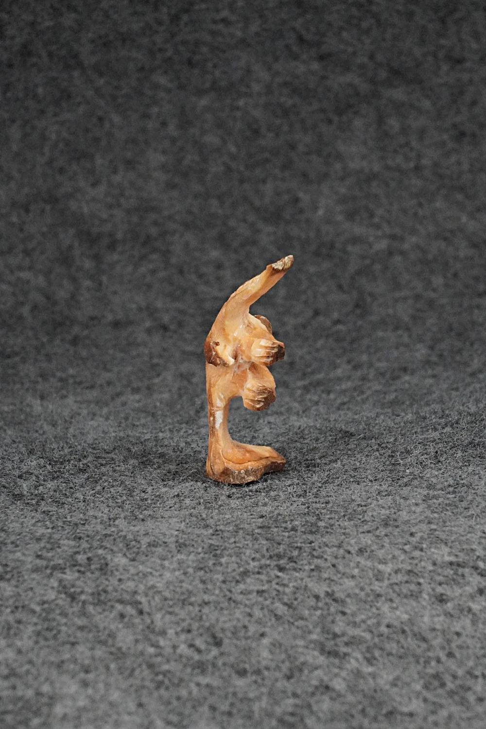 Eagle Zuni Fetish Carving - Lewis Malie