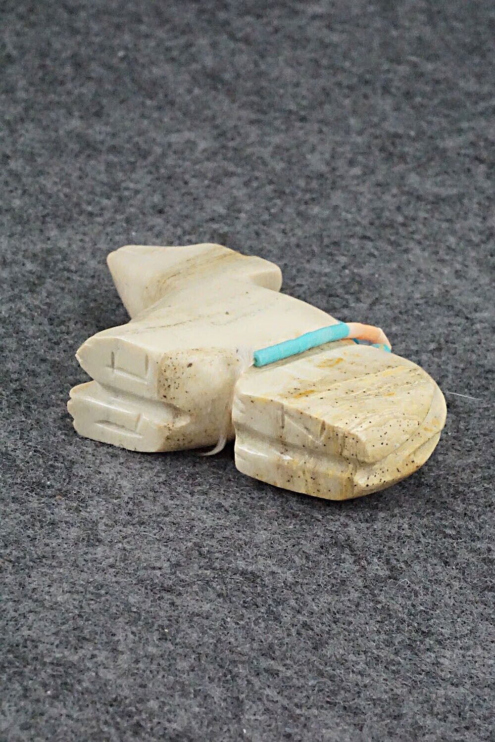 Bear Zuni Fetish Carving - Luey Cooeyate