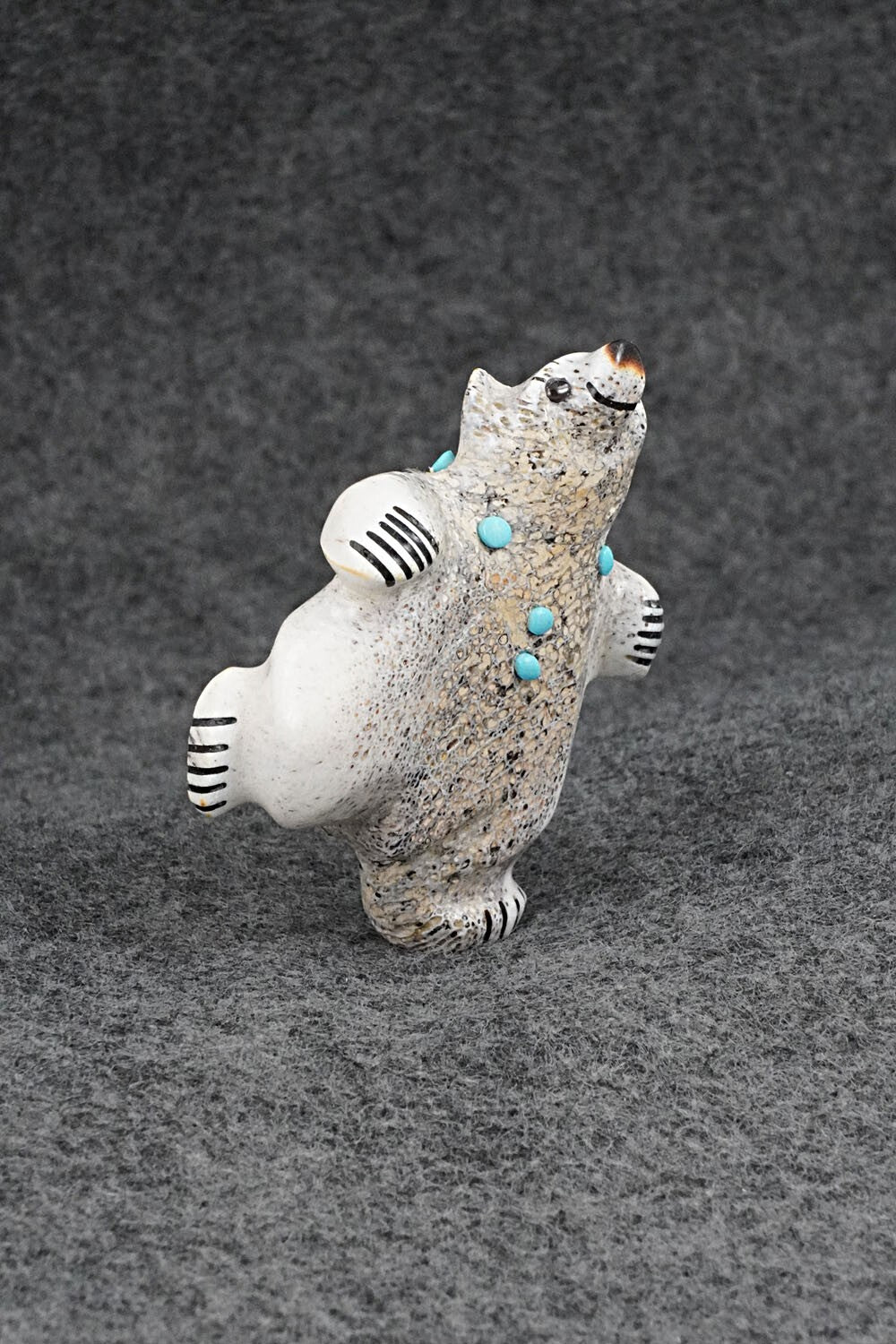 Bear Zuni Fetish Carving - Claudia Peina