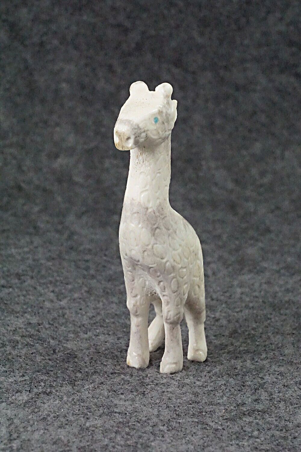 Giraffe Zuni Fetish Carving - Maxx Laate