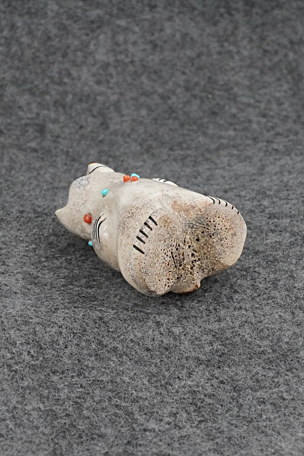 Bear Zuni Fetish Carving - Claudia Peina