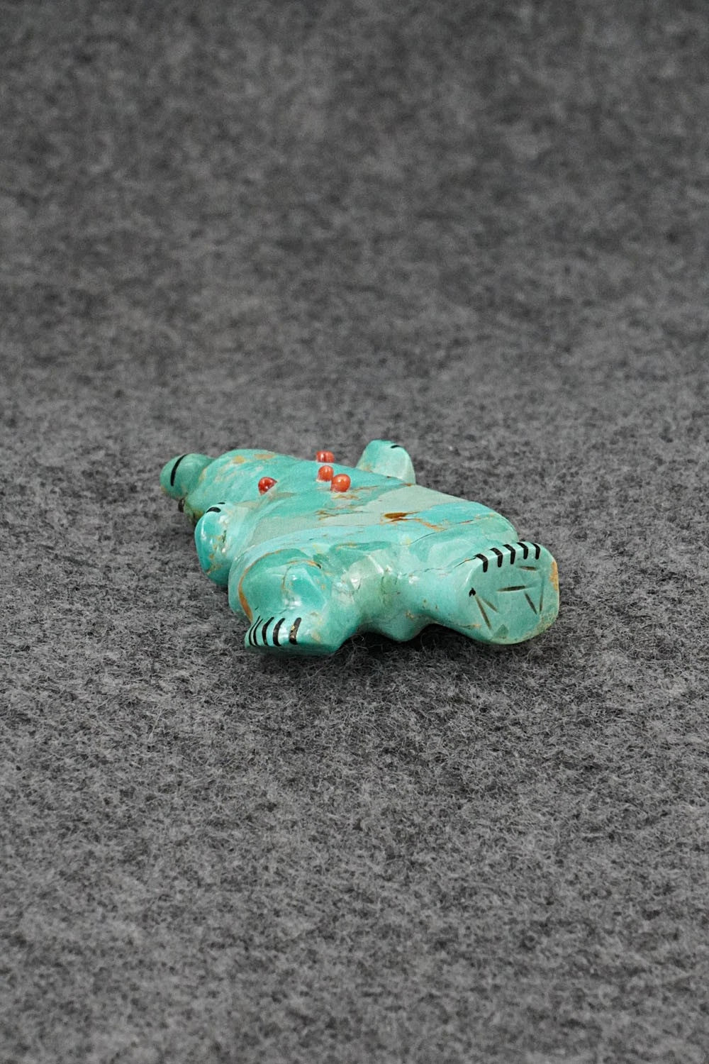 Bear Zuni Fetish Carving - Claudia Peina