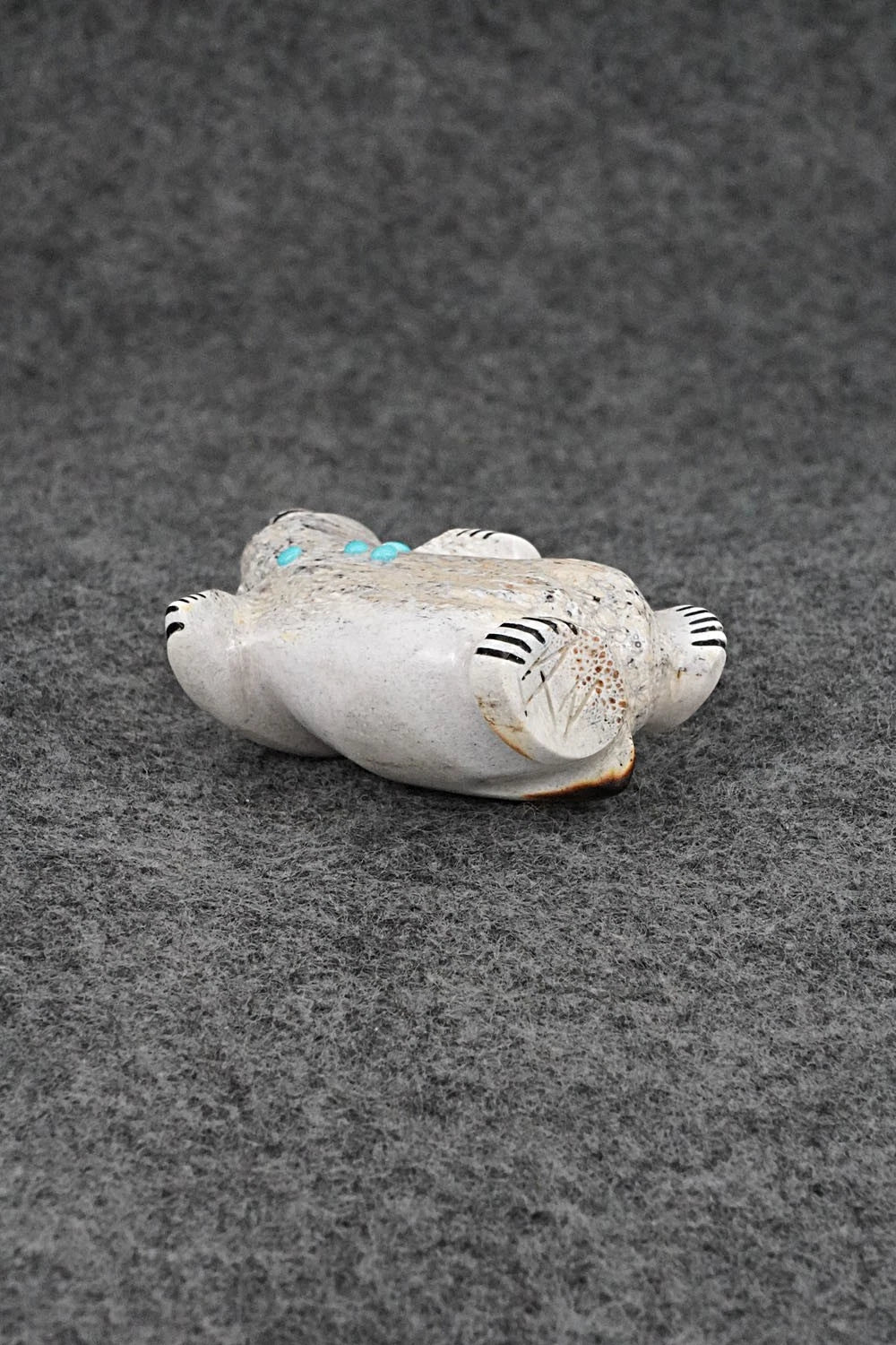 Bear Zuni Fetish Carving - Claudia Peina