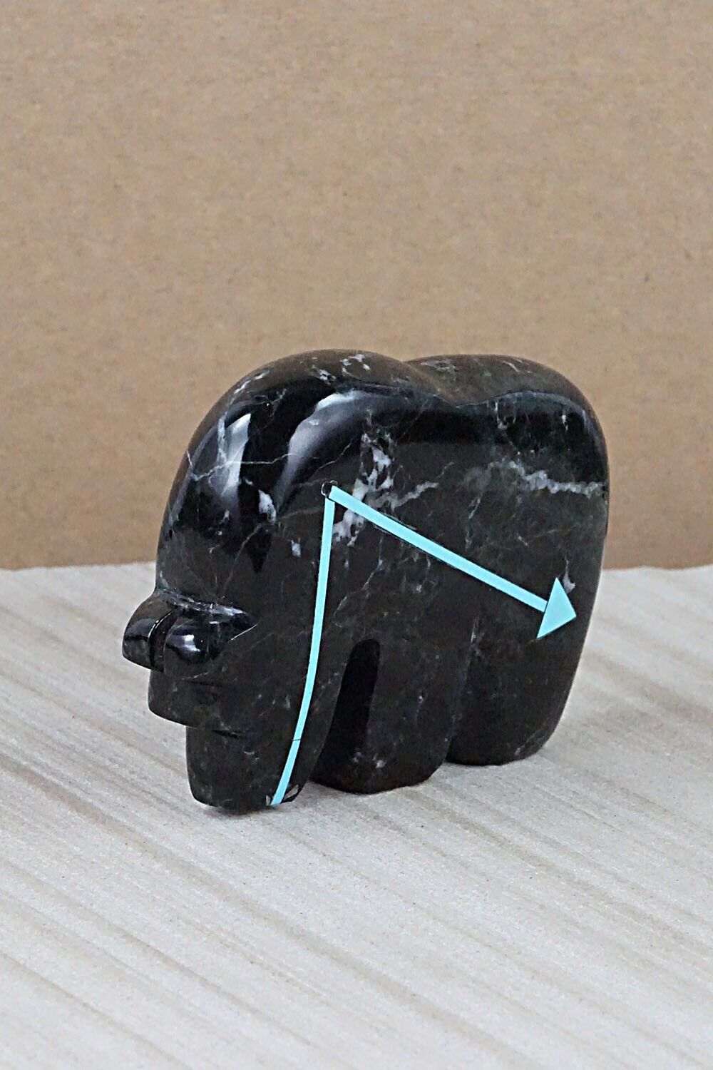 Bear Zuni Fetish Carving - Bernard Laiwakete