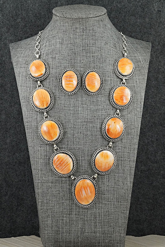 Spiny Oyster & Sterling Silver Necklace Set - Darrin Livingston