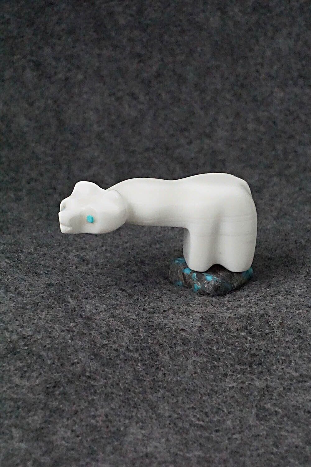 Bear Zuni Fetish Carving - Shanice Hattie