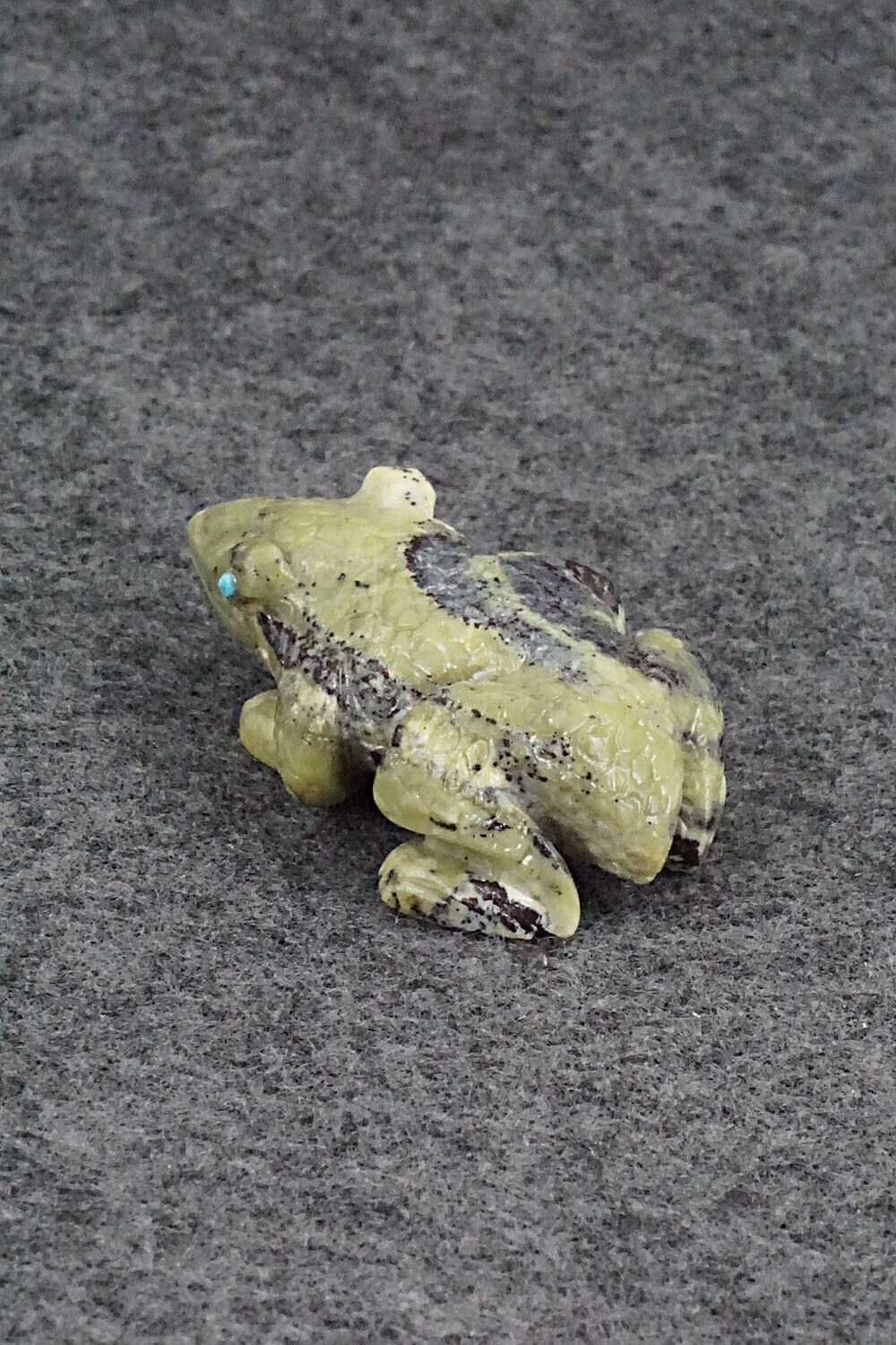 Frog Zuni Fetish Carving - Karen Zunie