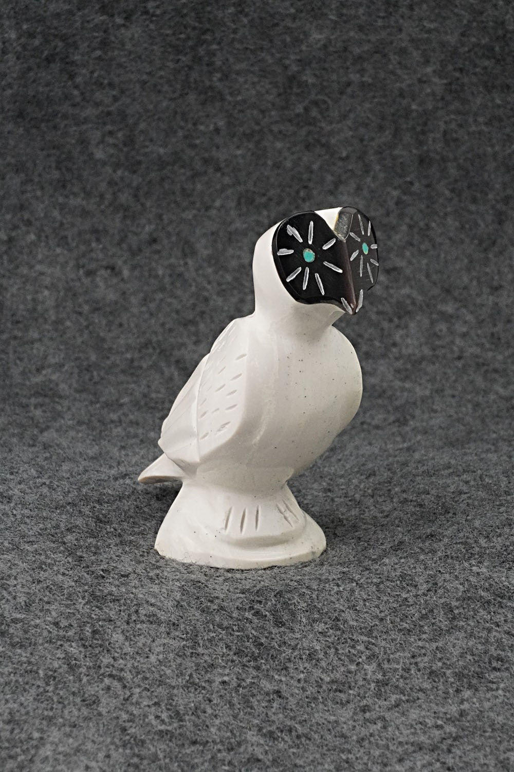 Owl Zuni Fetish Carving - Enrike Leekya
