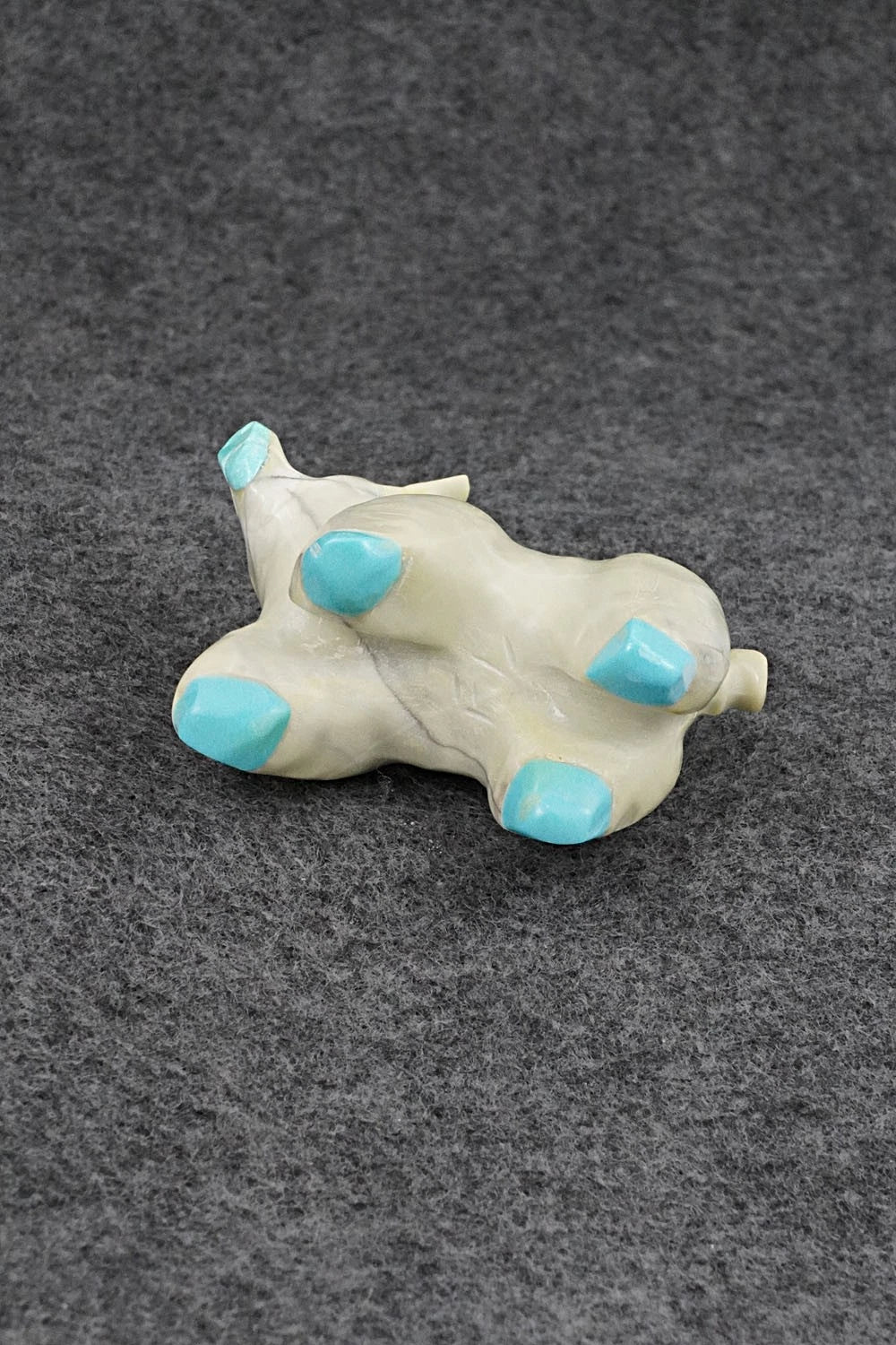 Pig Zuni Fetish Carving - Freddie Leekya
