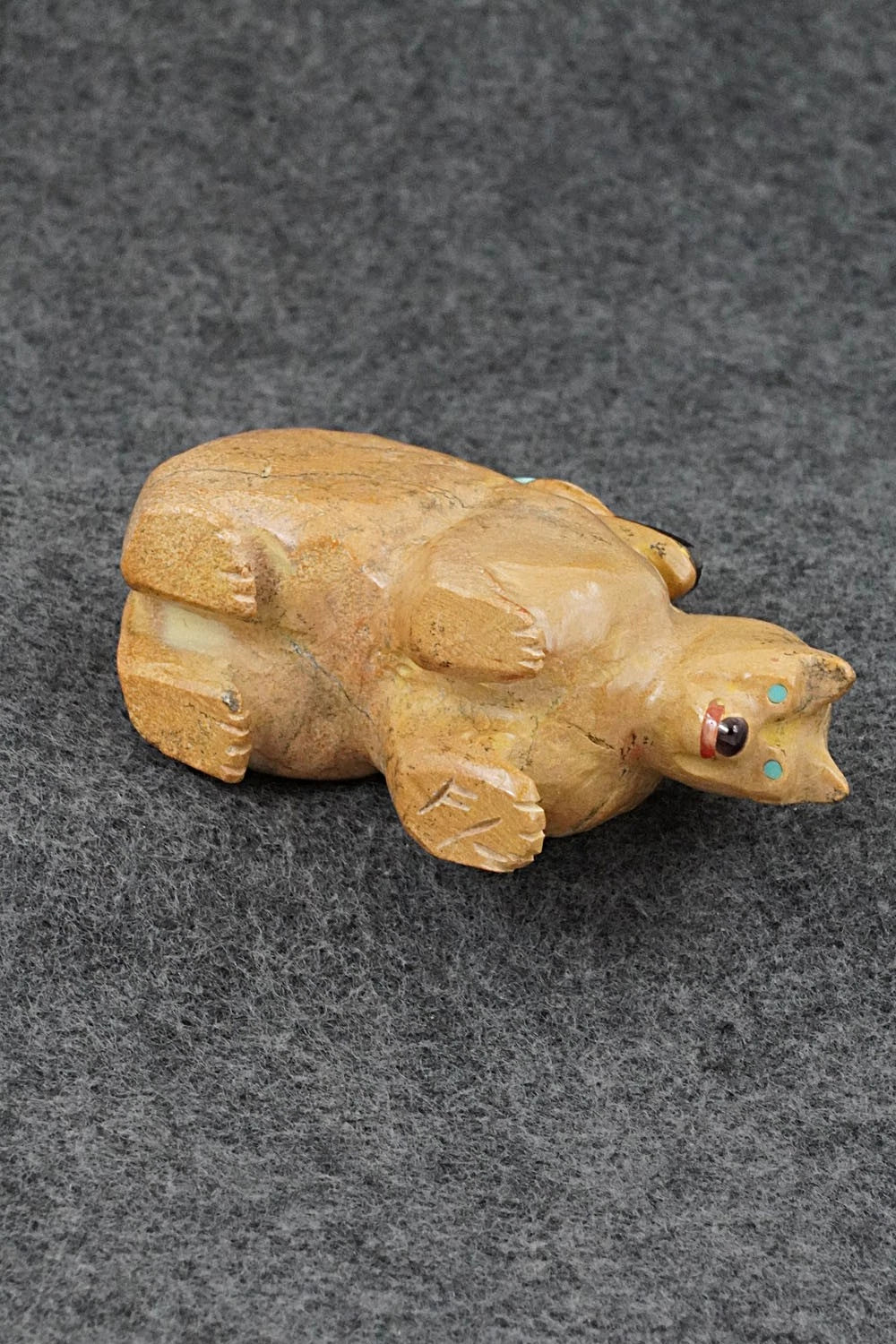 Bear Zuni Fetish Carving - Freddie Leekya