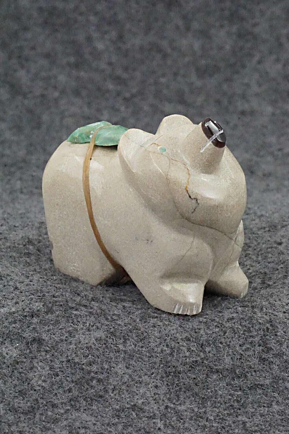 Bear Zuni Fetish Carving - Lyndric Leekya