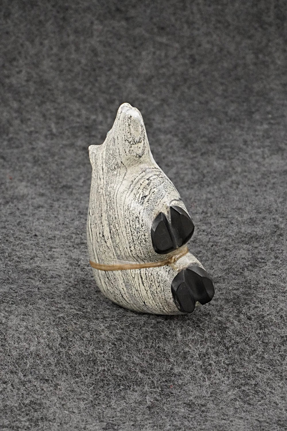 Bear Zuni Fetish Carving - Delvin Leekya