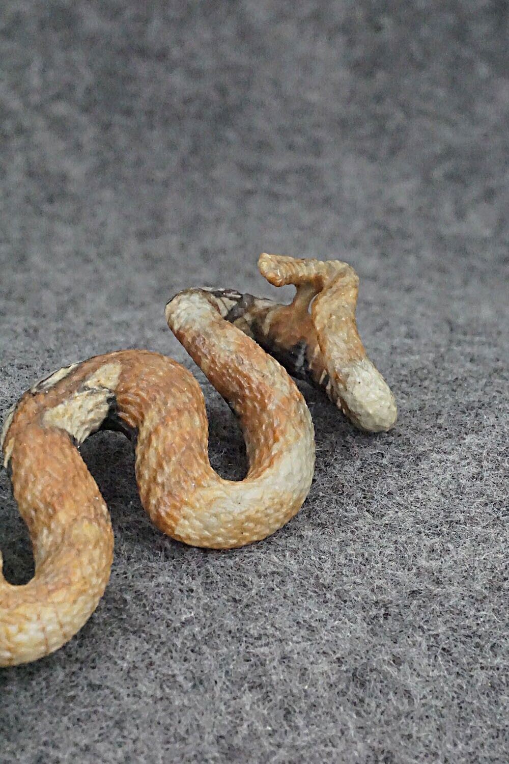 Rattlesnake Zuni Fetish Carving - Travis Lasiloo