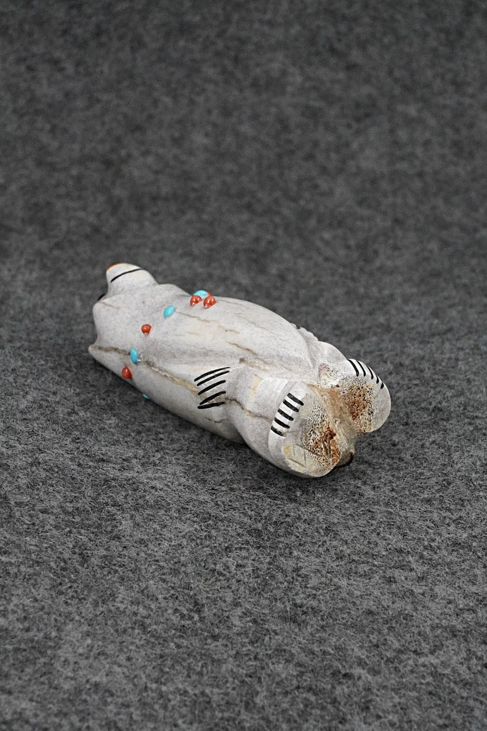Bear Zuni Fetish Carving - Claudia Peina