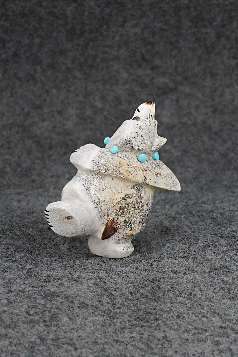 Bear Zuni Fetish Carving - Claudia Peina
