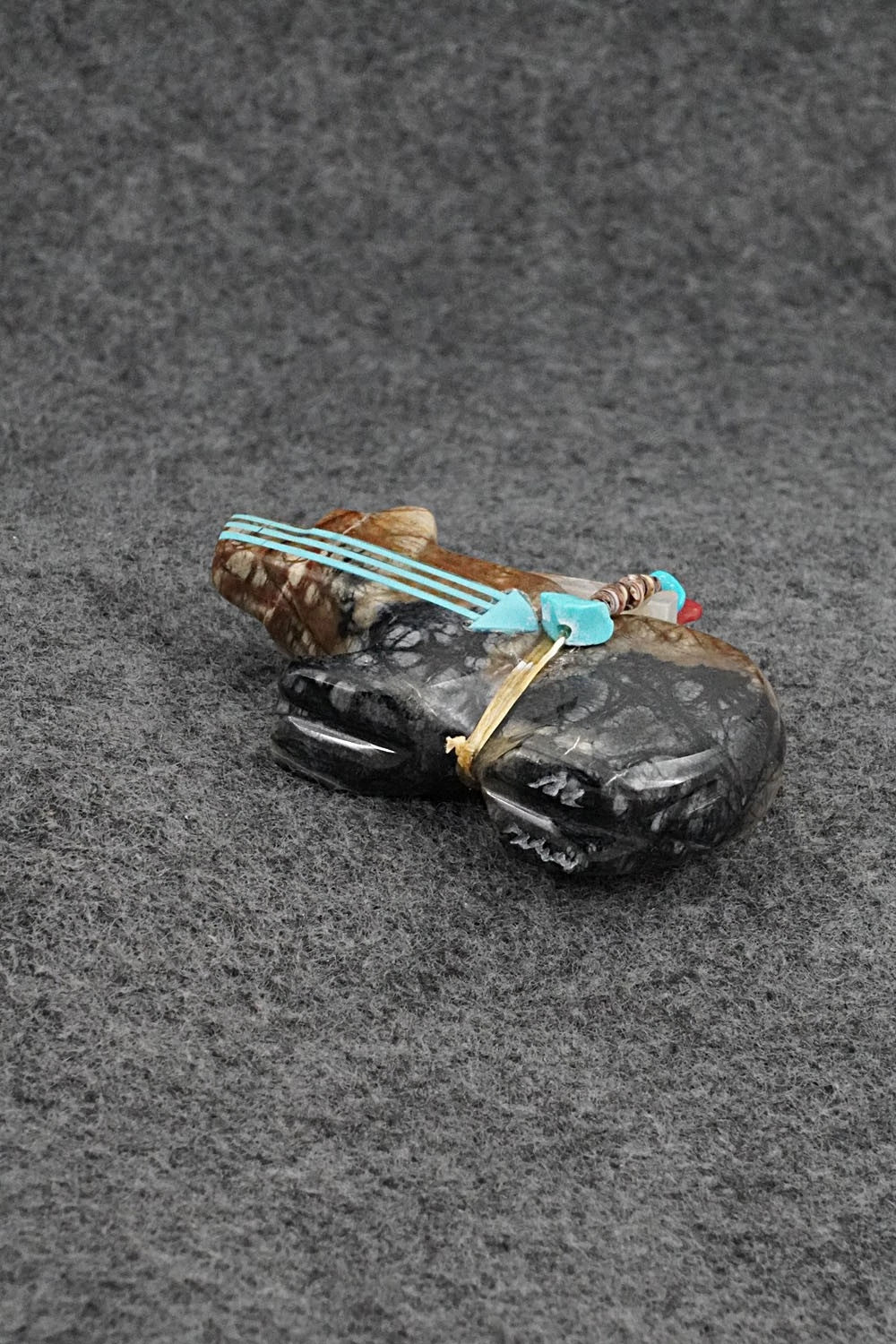 Bear Zuni Fetish Carving - Rodney Laiwakete