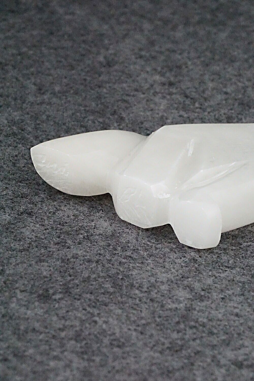 Wolf Zuni Fetish Carving - Bernard Laiwakete