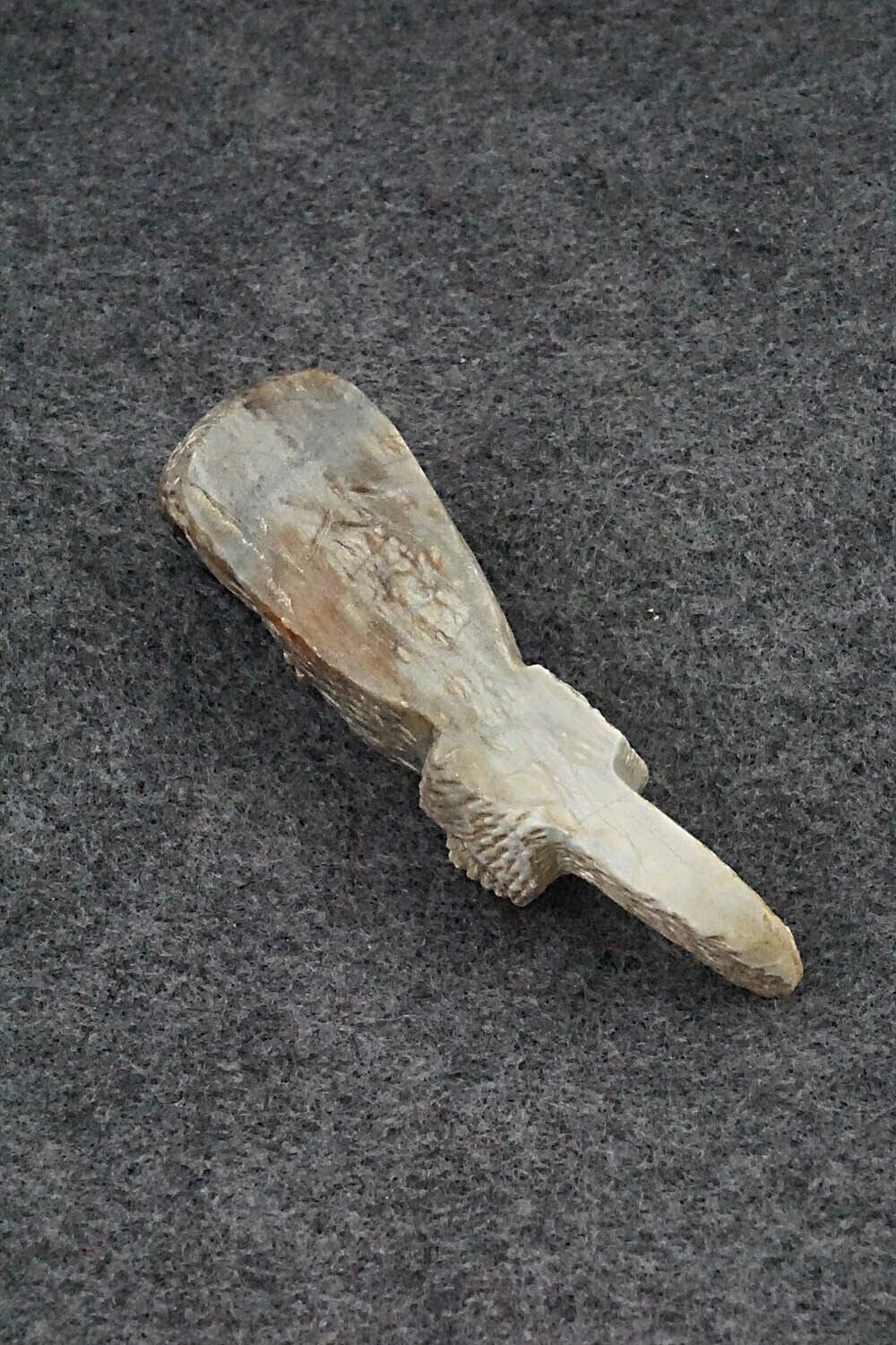 Otter Zuni Fetish Carving - Tony Mackel