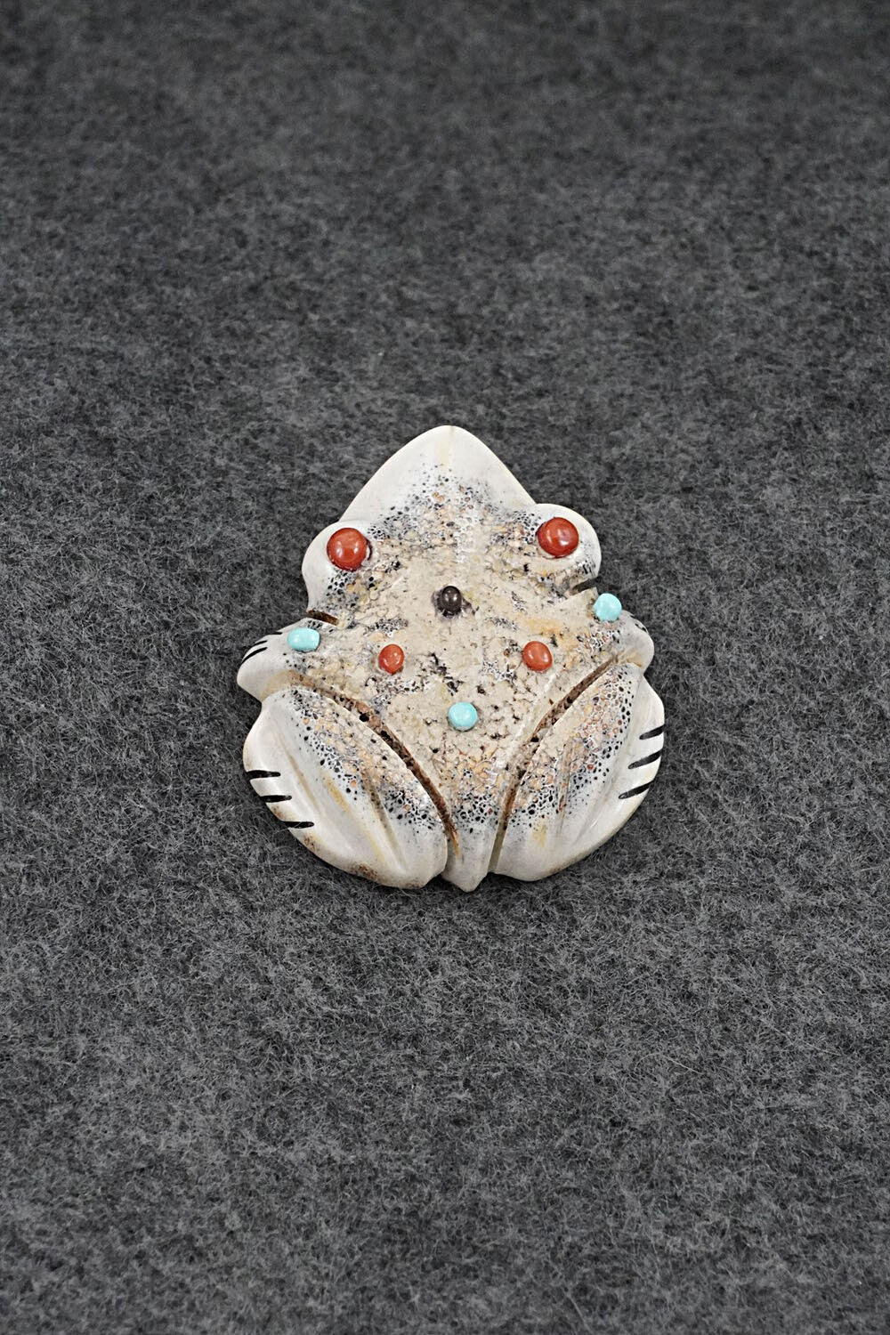 Frog Zuni Fetish Carving - Claudia Peina