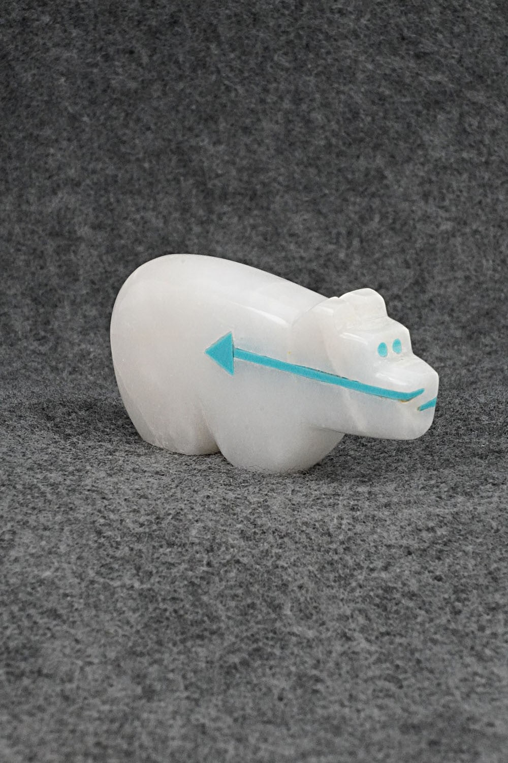 Bear Zuni Fetish Carving - Bernard Laiwakete