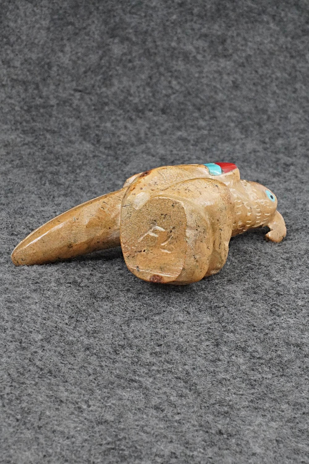 Parrot Zuni Fetish Carving - Freddie Leekya