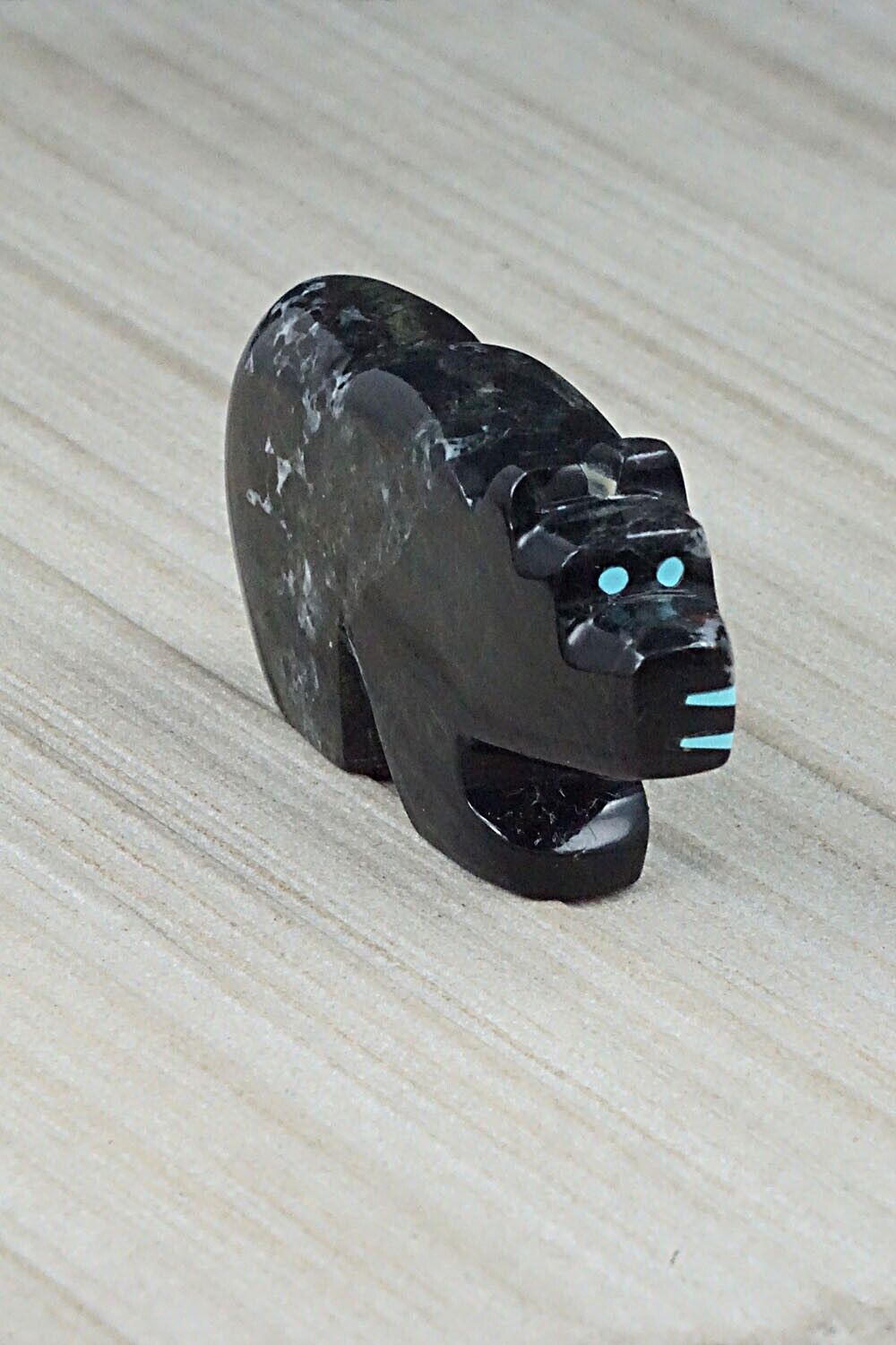 Bear Zuni Fetish Carving - Bernard Laiwakete