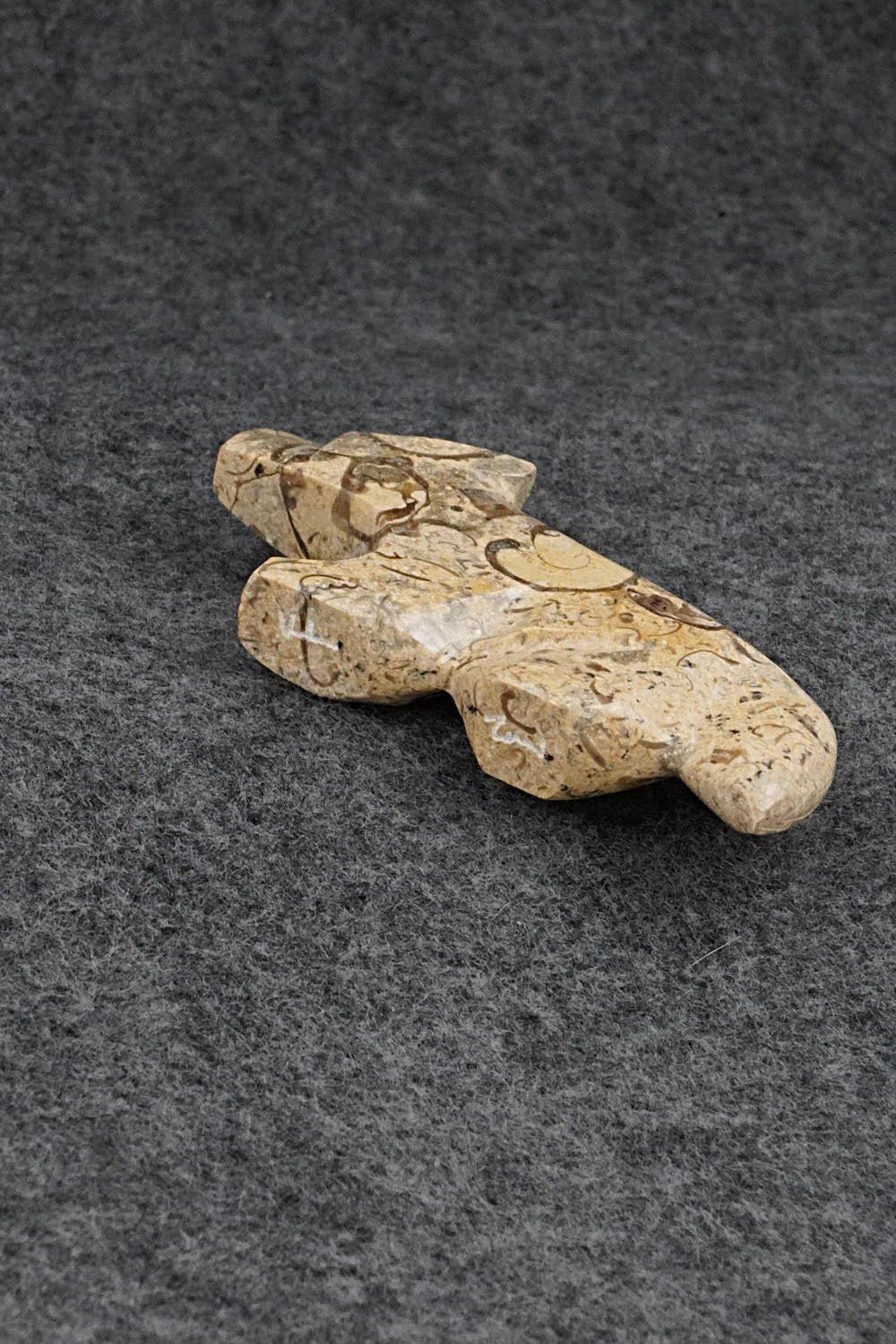 Wolf Zuni Fetish Carving - Kenric Laiwakete