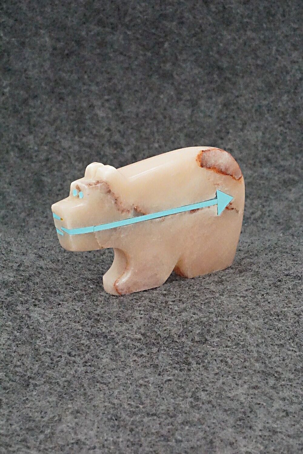 Bear Zuni Fetish Carving - Bernard Laiwakete