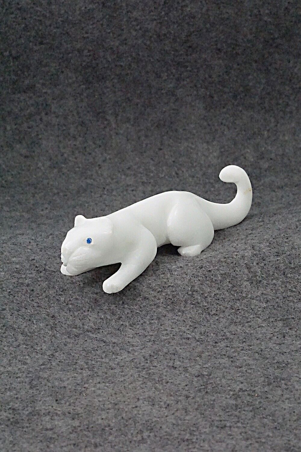 Mountain Lion Zuni Fetish Carving - Lance Cheama