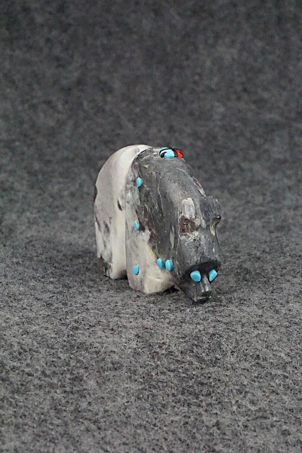 Bear Zuni Fetish Carving - Danette Laate