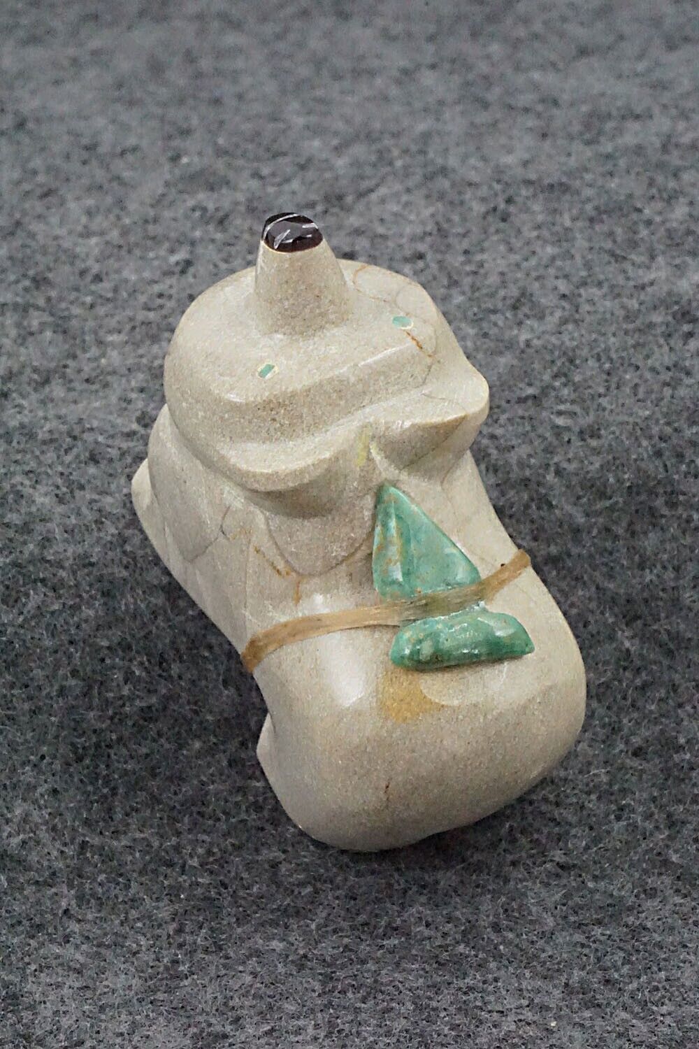 Bear Zuni Fetish Carving - Lyndric Leekya