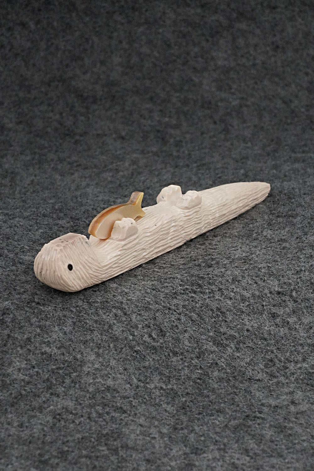 Otter Zuni Fetish Carving - Jesus Espino