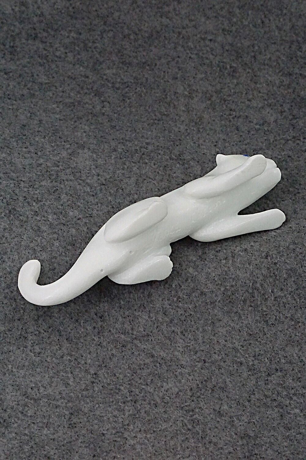 Mountain Lion Zuni Fetish Carving - Lance Cheama