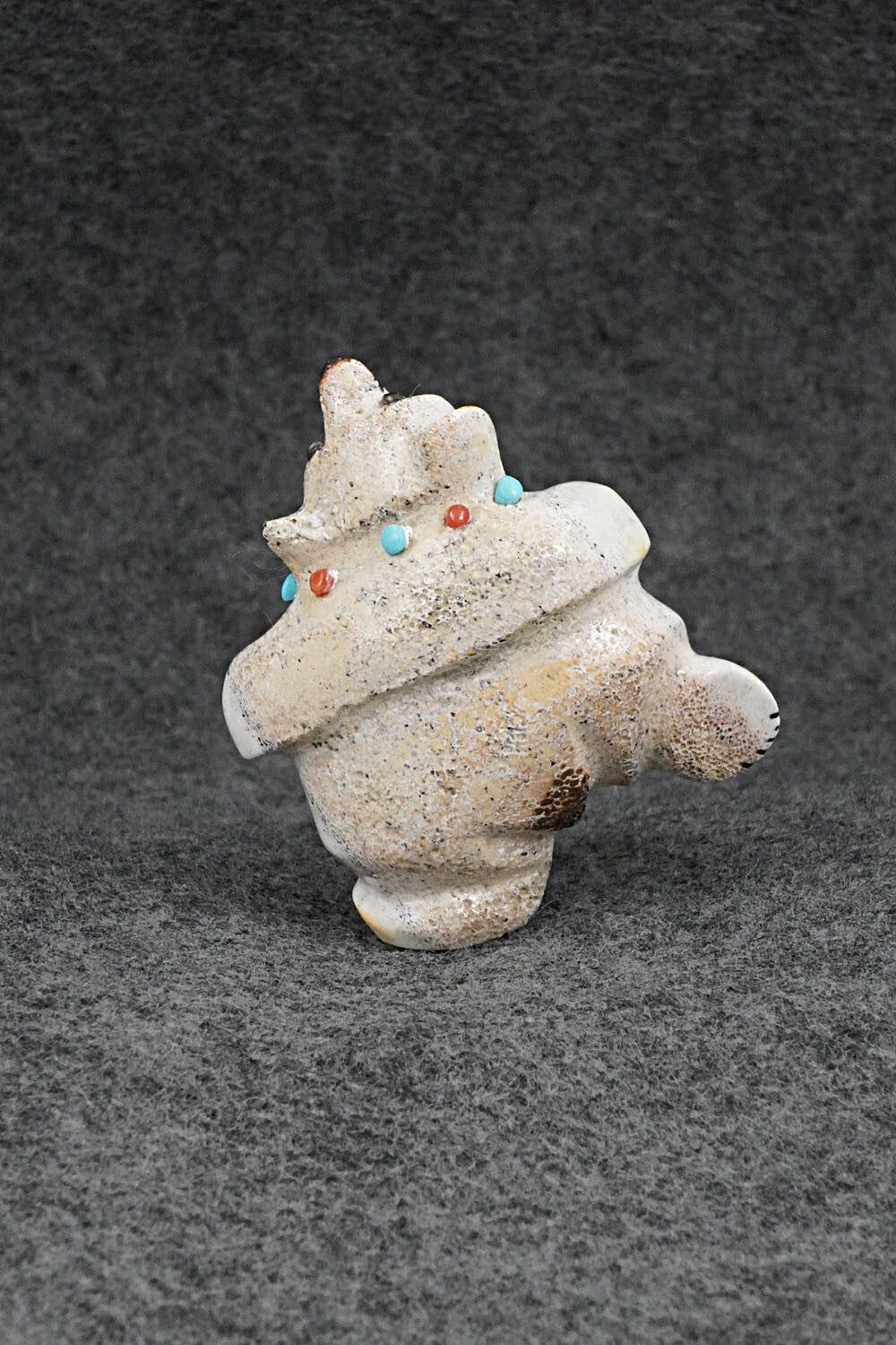 Bear Zuni Fetish Carving - Claudia Peina