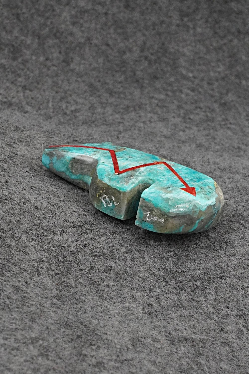 Bear Zuni Fetish Carving - Bernard Laiwekete