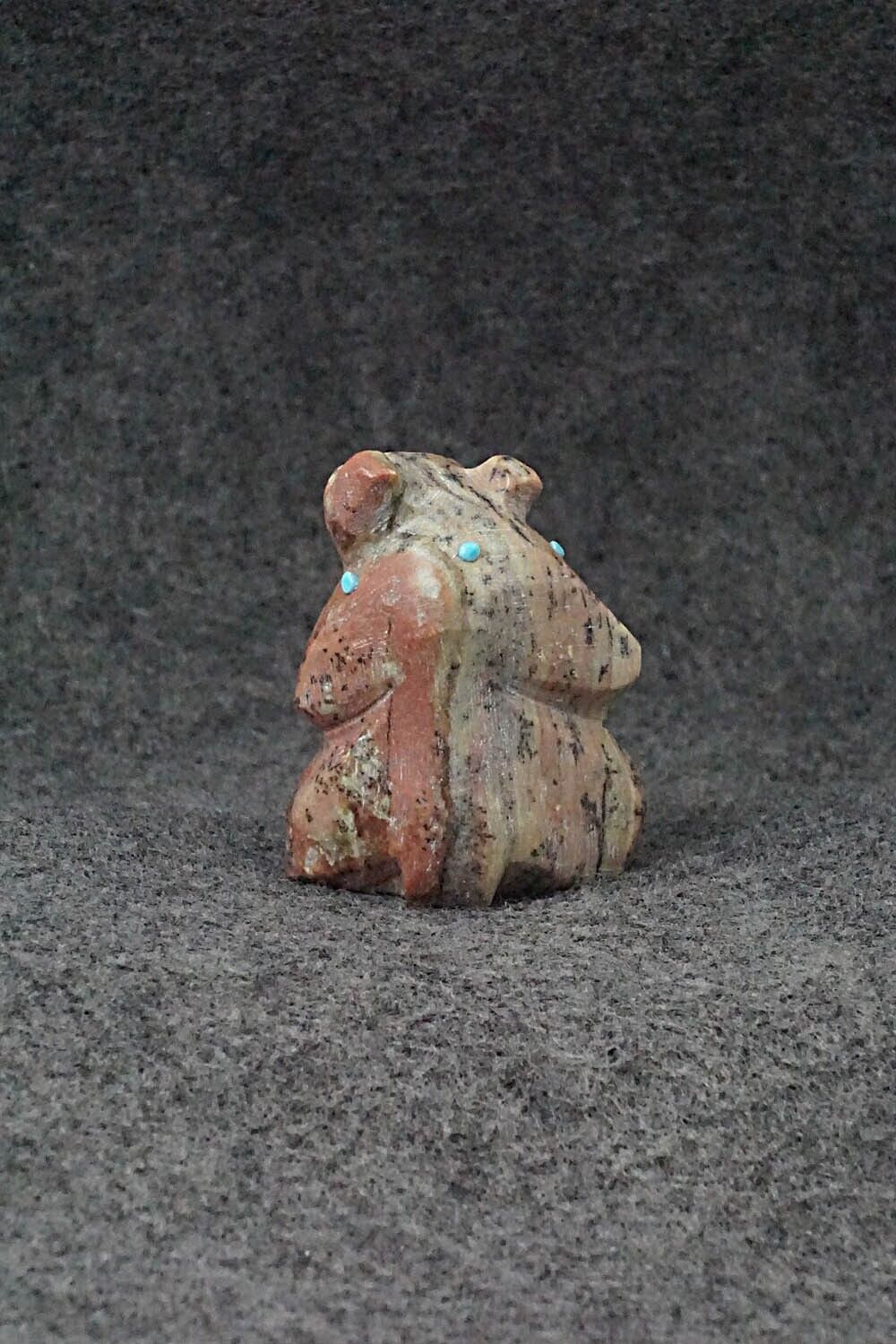 Bear Zuni Fetish Carving - Danette Laate