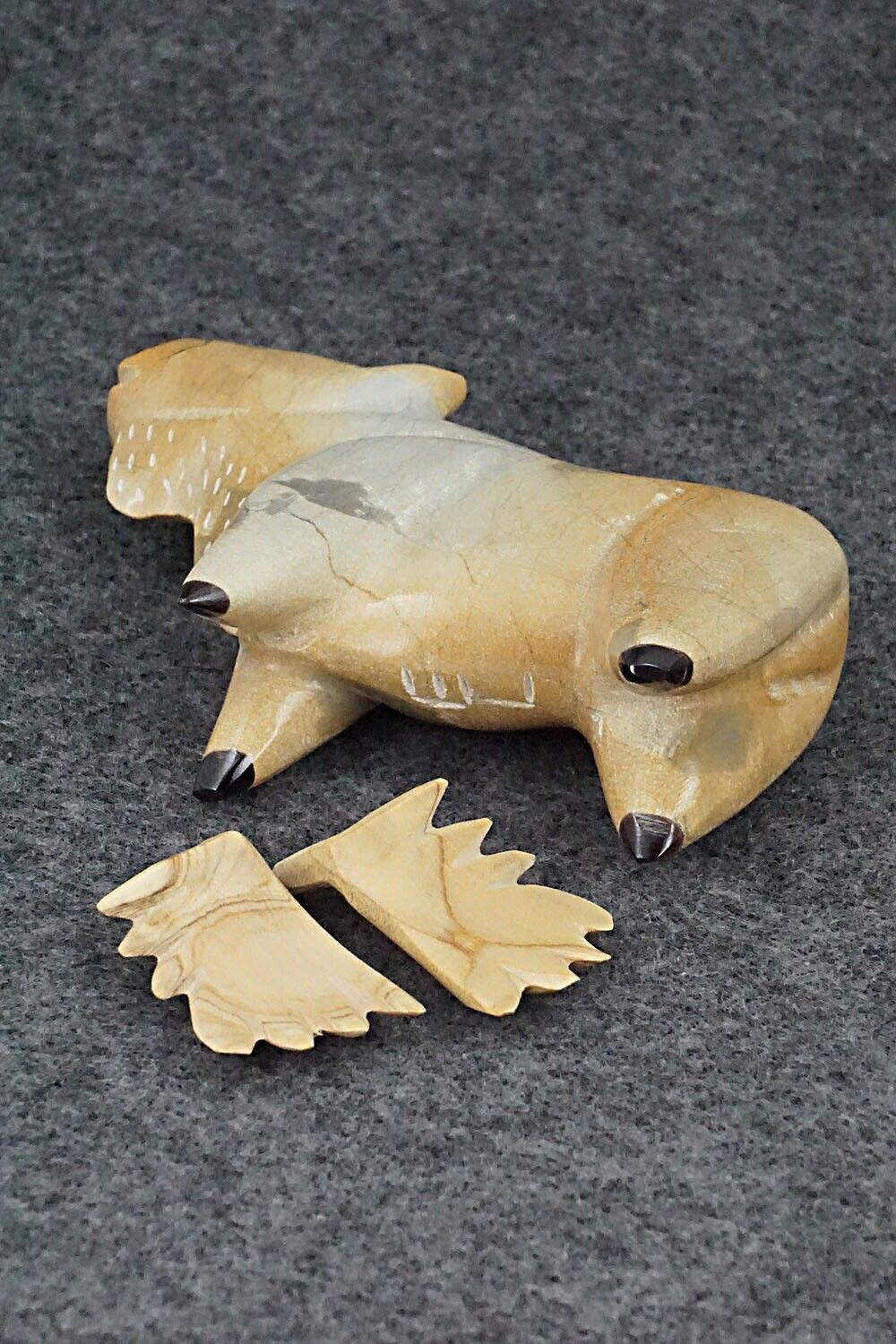 Moose Zuni Fetish Carving - Enrike Leekya