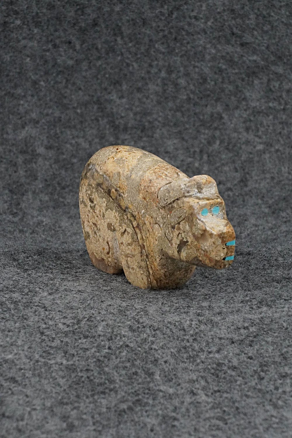 Bear Zuni Fetish Carving - Bernard Laiwakete