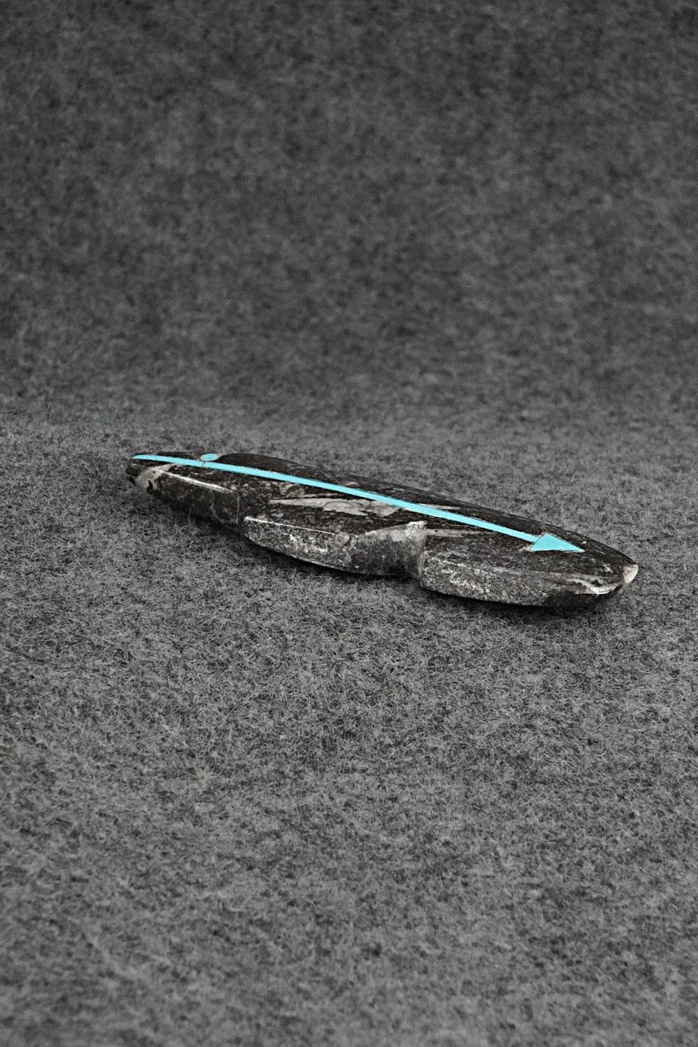 Bear Zuni Fetish Carving - Bernard Laiwakete