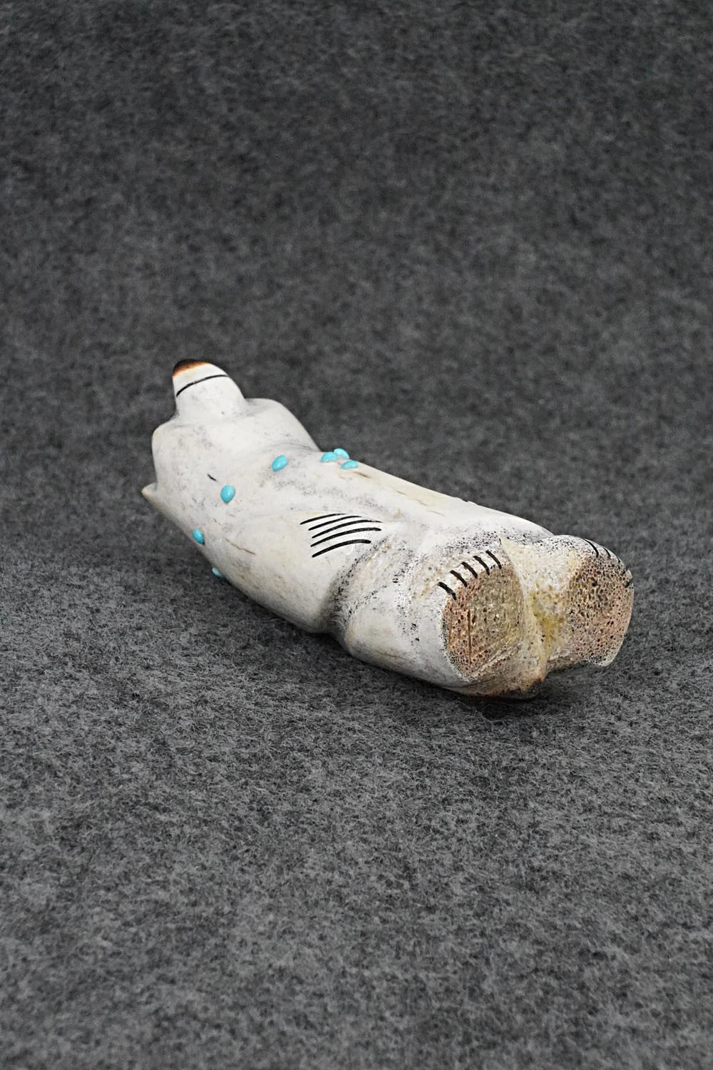 Bear Zuni Fetish Carving - Claudia Peina