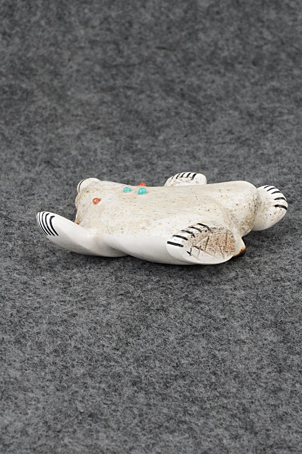 Bear Zuni Fetish Carving - Claudia Peina