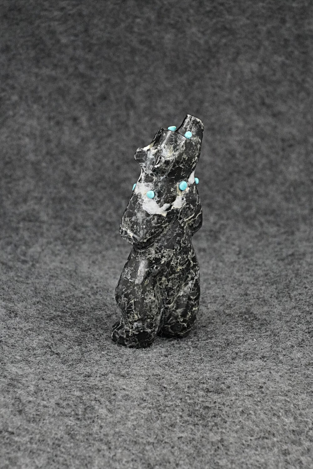 Bear Zuni Fetish Carving - Danette Laate