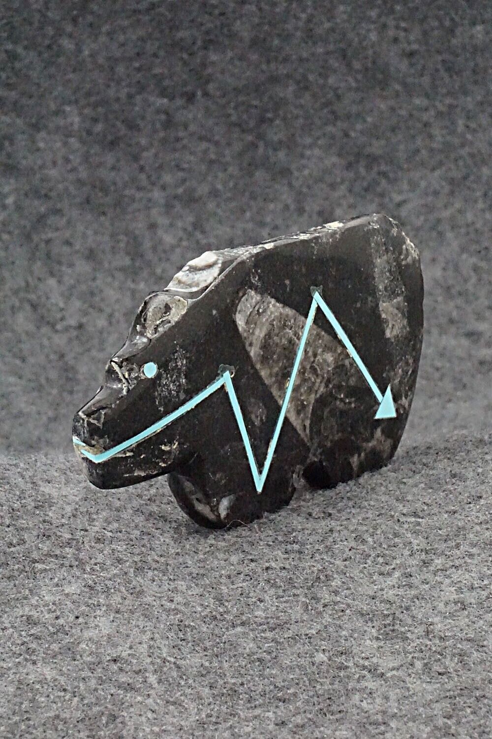 Bear Zuni Fetish Carving - Bernard Laiwakete