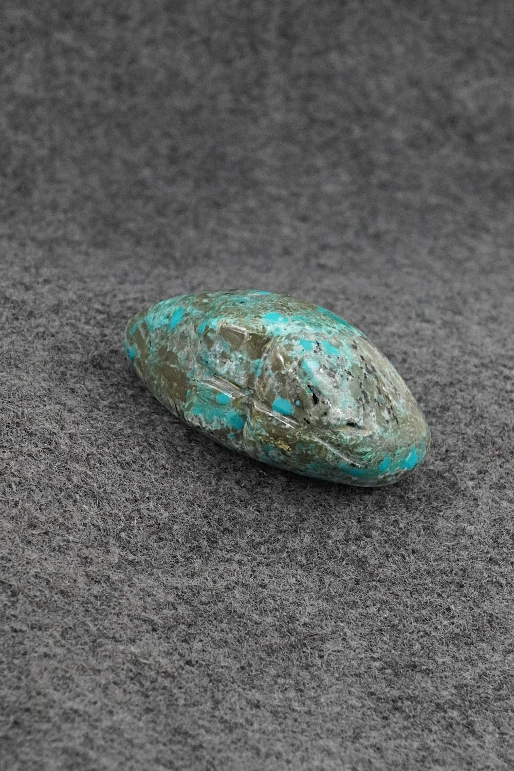 Bear Zuni Fetish Carving - Abby Panteah Quam