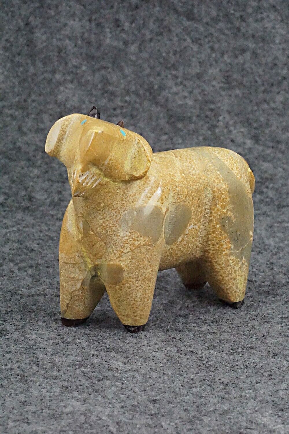 Goat Zuni Fetish Carving - Enrike Leekya