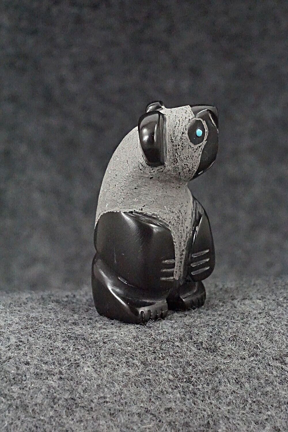 Bear Zuni Fetish Carving - Reynold Lunasee