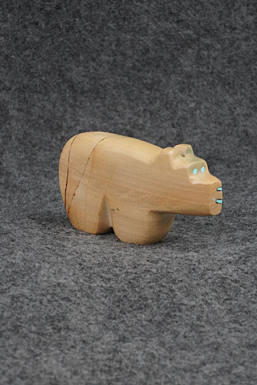 Bear Zuni Fetish Carving - Bernard Laiwakete