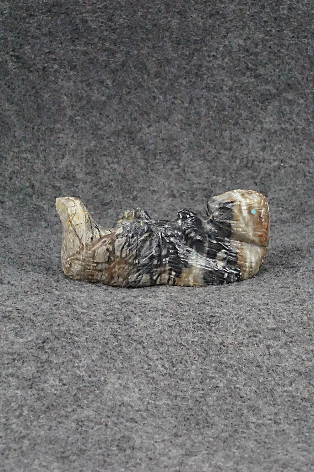 Otter Zuni Fetish Carving - Tony Mackel