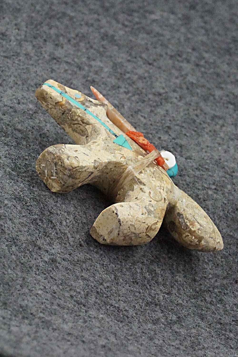 Wolf Zuni Fetish Carving - Fernando Laiwakete